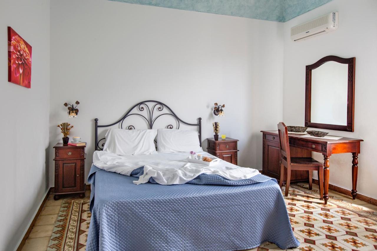 Cala Di Ponente Hotel Castelluzzo Ngoại thất bức ảnh