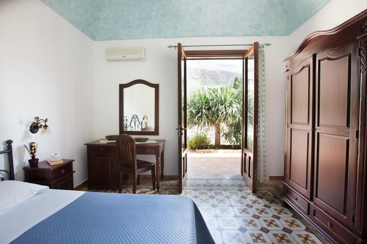 Cala Di Ponente Hotel Castelluzzo Ngoại thất bức ảnh
