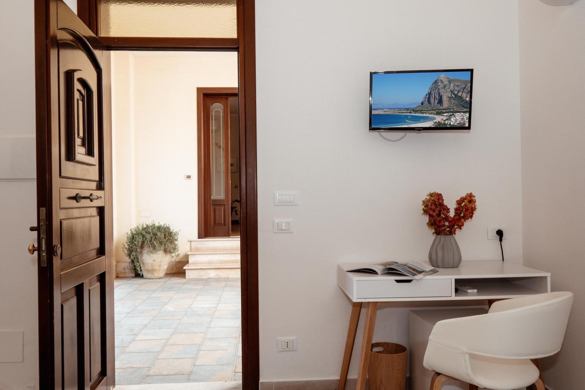 Cala Di Ponente Hotel Castelluzzo Ngoại thất bức ảnh