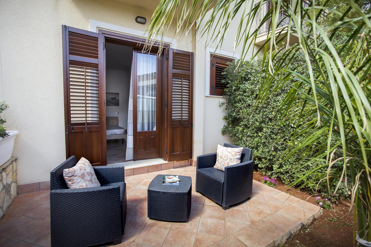Cala Di Ponente Hotel Castelluzzo Ngoại thất bức ảnh