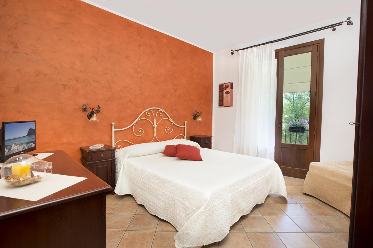 Cala Di Ponente Hotel Castelluzzo Ngoại thất bức ảnh